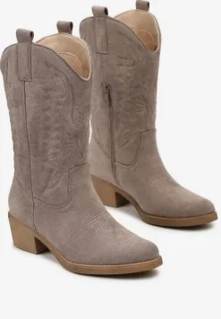 Beżowe Botki Kowbojki na Niskim Słupku z Ozdobnym Haftem Infavia