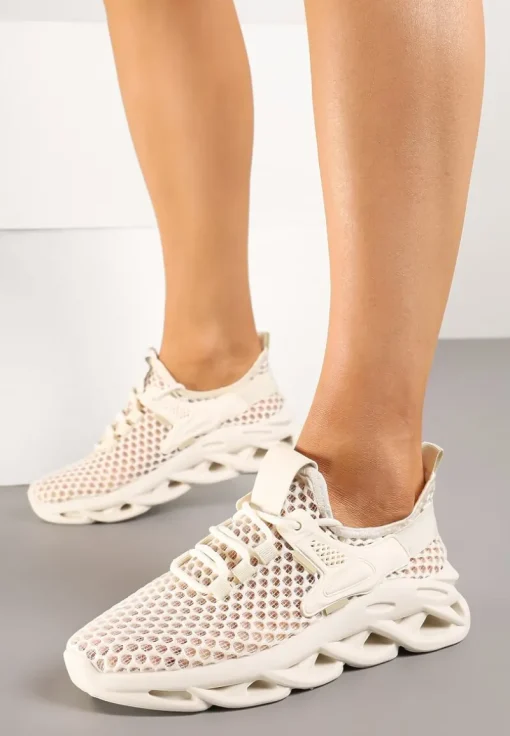 Beżowe Buty Sportowe Sneakersy na Platformie Ozdobionej Tłoczeniem Teliriella