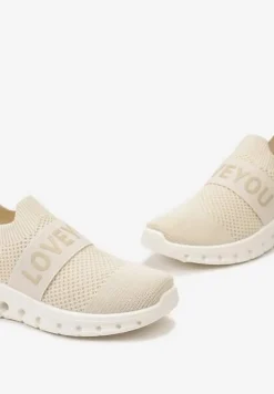 Beżowe Buty Sportowe z Napisem LOVE i Elastyczną Cholewką Alaissa