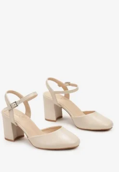 Beżowe Czółenka Zapinane Przy Kostce na Szerokim Słupku Gervina