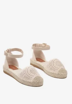 Beżowe Espadryle na Płaskiej Podeszwie z Ażurowym Zdobieniem Zapinane Wokół Kostki Vizimaia
