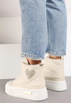 Beżowe Futerkowe Trampki na Platformie z Ozdobną Naszywką w Kształcie Serca Aelinna