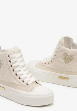 Beżowe Futerkowe Trampki na Platformie z Ozdobną Naszywką w Kształcie Serca Aelinna