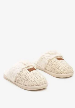 Beżowe Kapcie Ozdobione Naszywką Futerkiem i Splotem Siathari