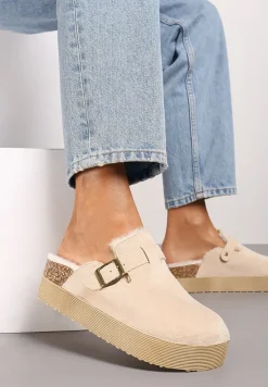 Beżowe Klapki na Platformie Ozdobione Klamrą i Futerkiem Lasandra