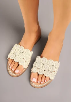 Beżowe Klapki Ozdobione Haftem Talanessa