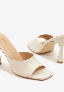Beżowe Klapki Vices na Obcasie Typu Szpilka z Kwadratowym Noskiem Mevodina