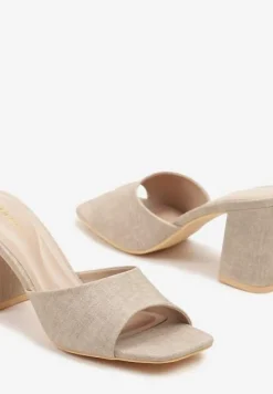 Beżowe Klapki Vices na Słupku Ozdobione Kwadratowym Noskiem Eloniria