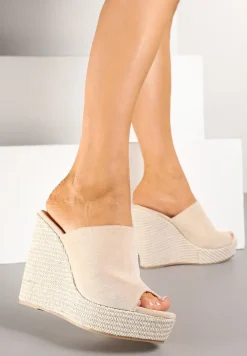 Beżowe Klapki z Szerokim Paskiem i Plecionym Koturnem Relivan