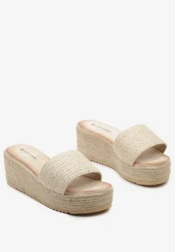 Beżowe Klapki z Wyściółką z Ekozamszu na Koturnie Ozdobionym Plecionką Fitesa