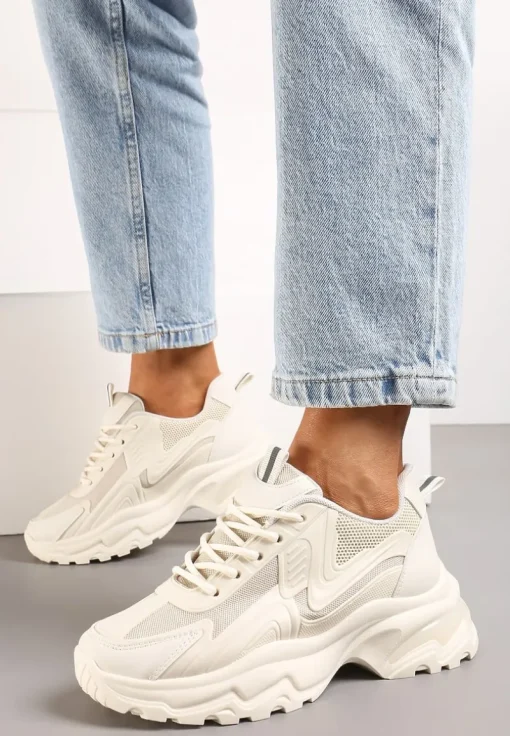 Beżowe Klasyczne Sneakersy Sznurowane na Niskiej Platformie Lenivia