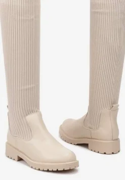 Beżowe Kozaki na Płaskiej Podeszwie z Elastyczną Cholewką Ellittia