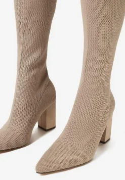 Beżowe Kozaki Throw