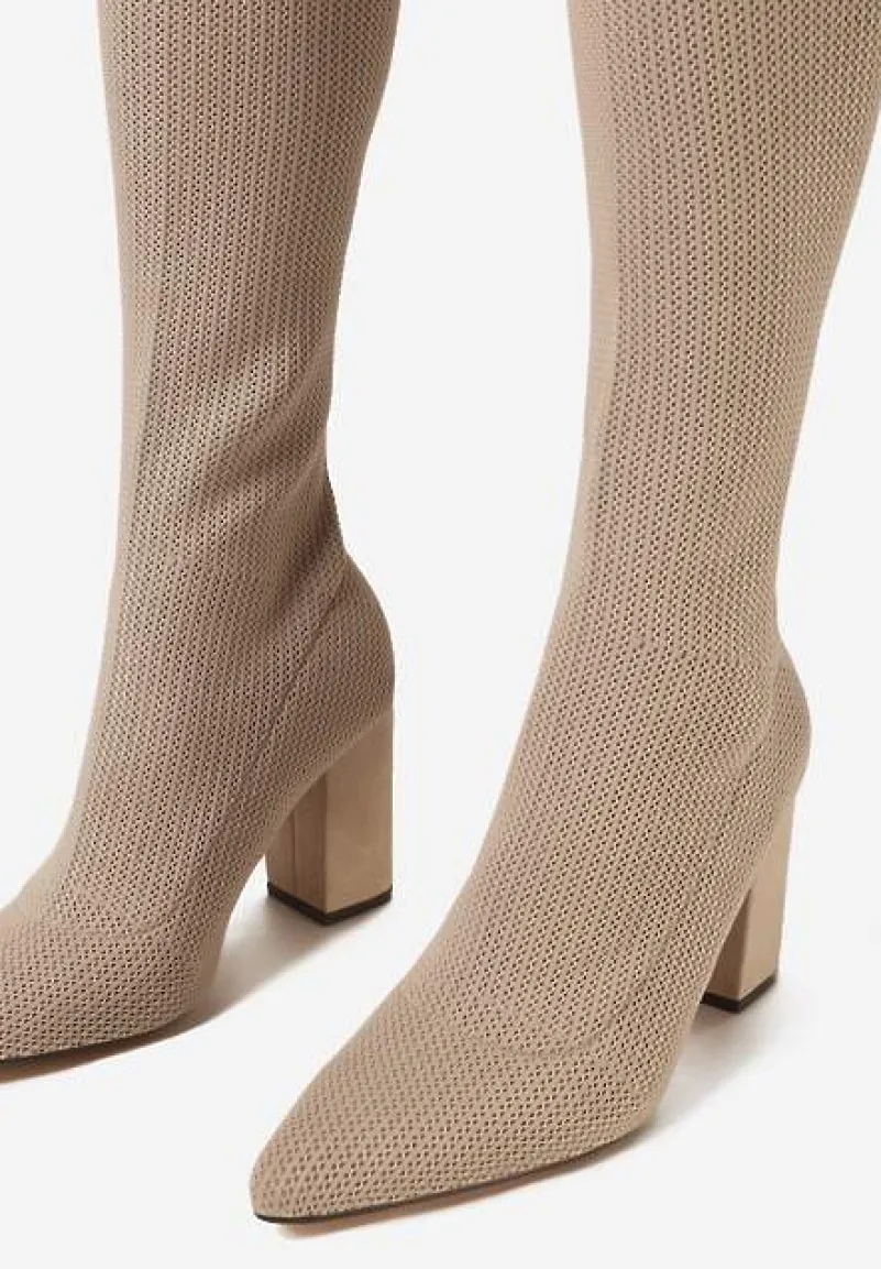 Beżowe Kozaki Throw