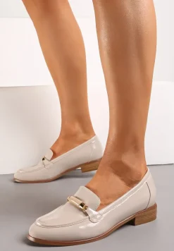 Beżowe Lakierowane Mokasyny w Stylu Loafersów z Klamrą i Wkładką ze Skóry Naturalnej Seith