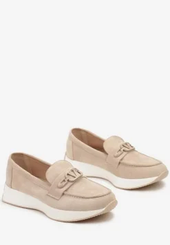 Beżowe Mokasyny na Grubej Podeszwie z Imitacji Zamszu i Klamrą Lorain