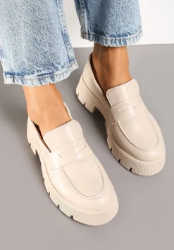 Beżowe Mokasyny na Tłoczonej Platformie Resilira