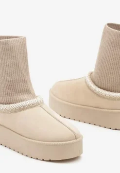 Beżowe Śniegowce na Platformie z Ozdobną Dopasowaną Cholewką i Haftowanymi Obszyciami Tinnacilia
