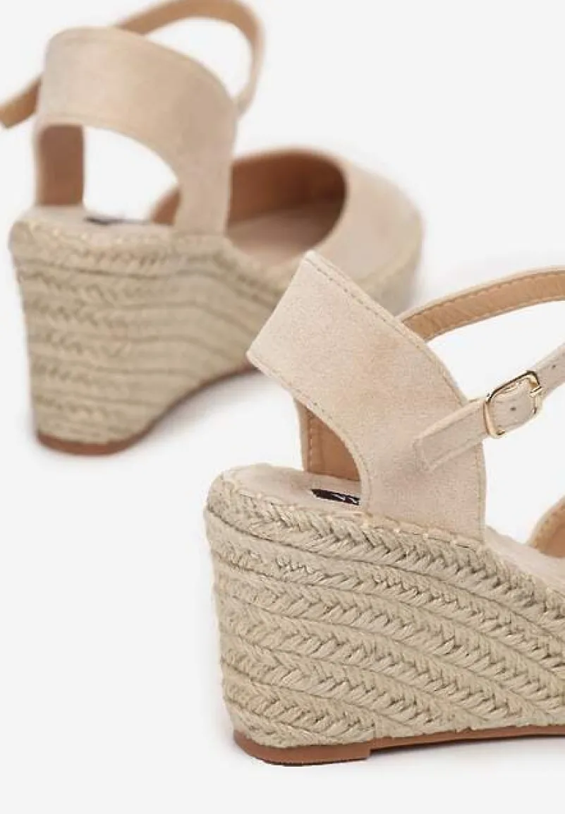 Beżowe Sandały Assaciane