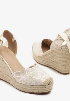 Beżowe Sandały na Koturnie z Plecionki z Haftem i Ozdobnym Wiązaniem Mevolina