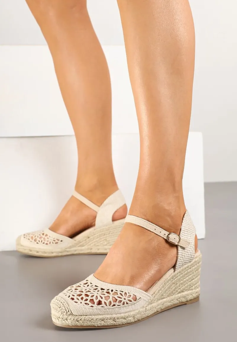 Beżowe Sandały na Koturnie z Plecionką z Ażurową Cholewką Belvesin