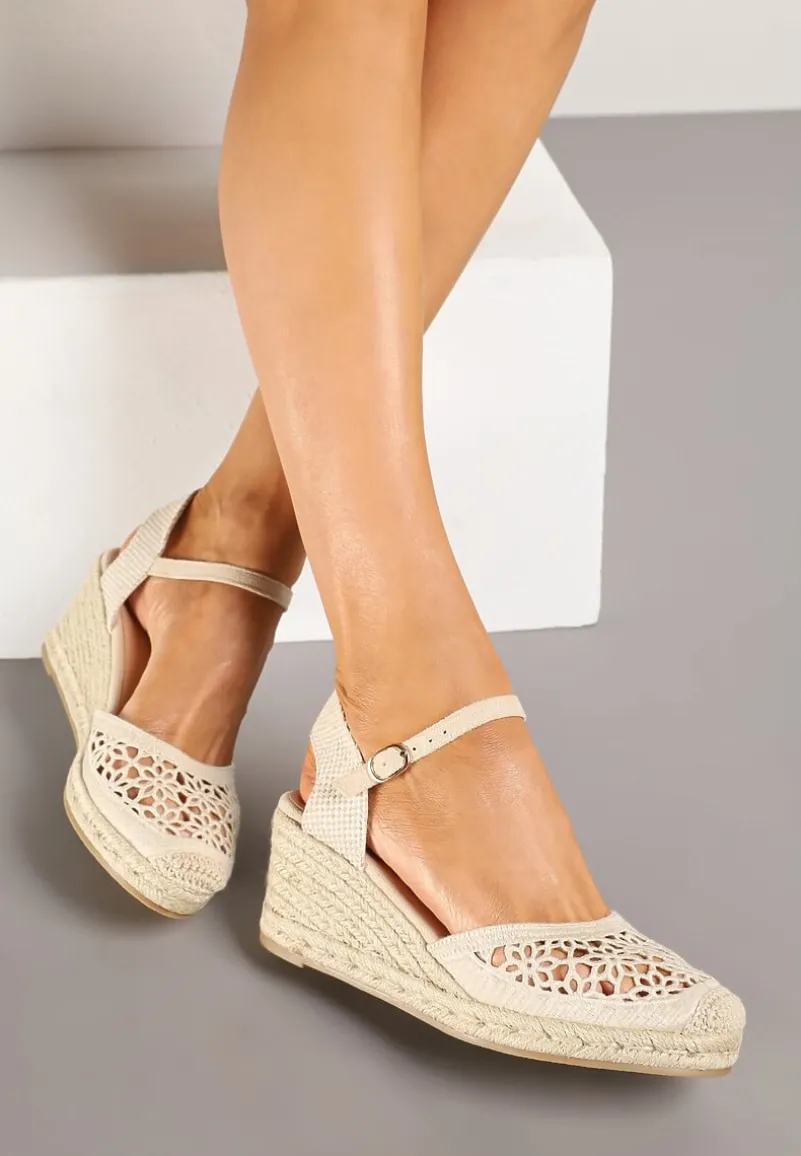Beżowe Sandały na Koturnie z Plecionką z Ażurową Cholewką Belvesin