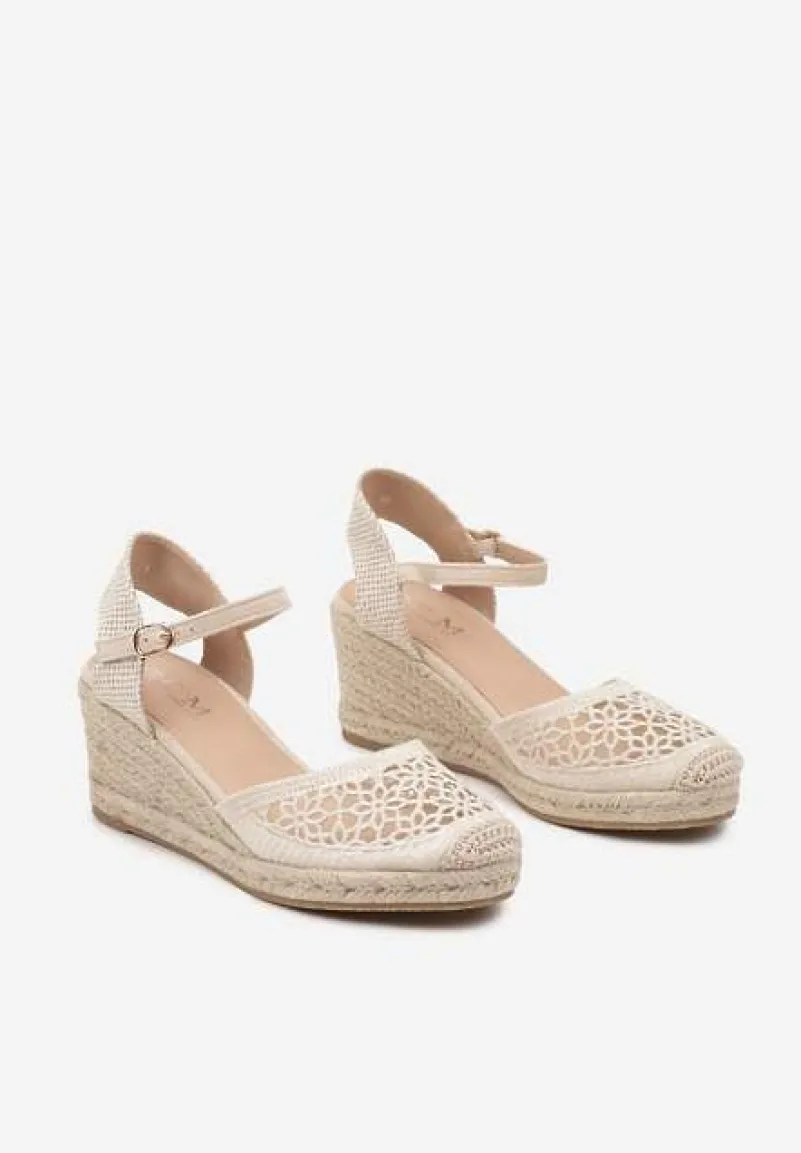 Beżowe Sandały na Koturnie z Plecionką z Ażurową Cholewką Belvesin