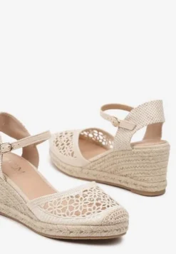 Beżowe Sandały na Koturnie z Plecionką z Ażurową Cholewką Belvesin
