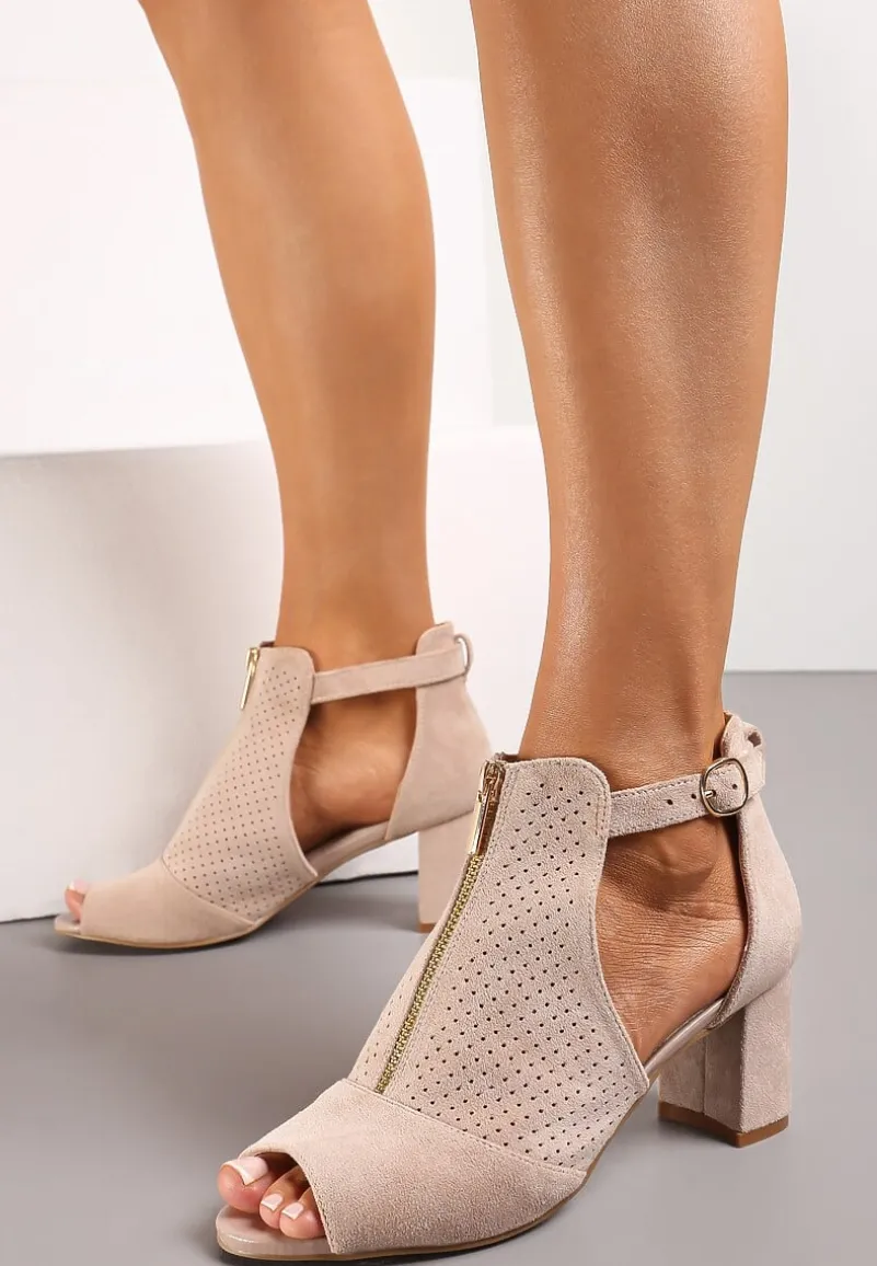 Beżowe Sandały na Obcasie z Suwakiem Zdobione Perforacją i Wycięciami c