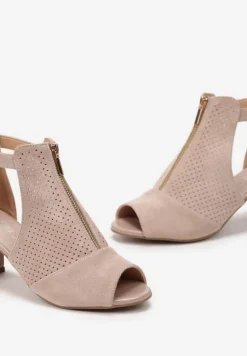 Beżowe Sandały na Obcasie z Suwakiem Zdobione Perforacją i Wycięciami c