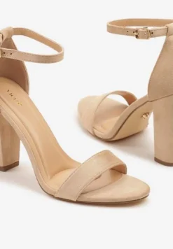 Beżowe Sandały Vices na Słupku w Klasycznym Stylu Feve