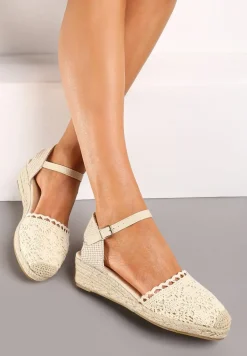 Beżowe Sandały w Stylu Espadryli na Koturnie z Plecionką i Ażurowym Noskiem Bellisae