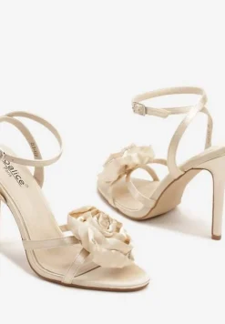 Beżowe Sandały z Aplikacją w Kształcie Kwiatka z Cyrkoniami na Szpilce Zianelle