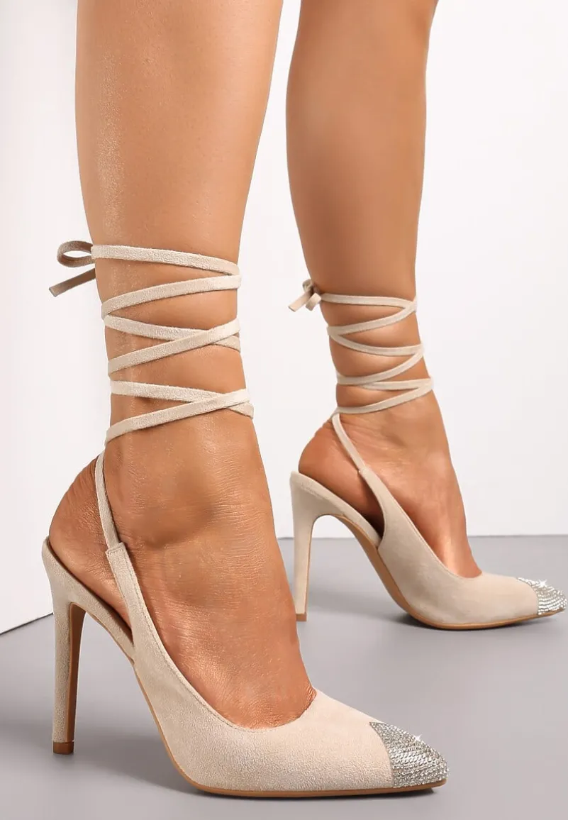 Beżowe Sandały z Noskiem Ozdobionym Cyrkoniami i Wiązaniem wokół Łydki na Szpilce Hlienoma