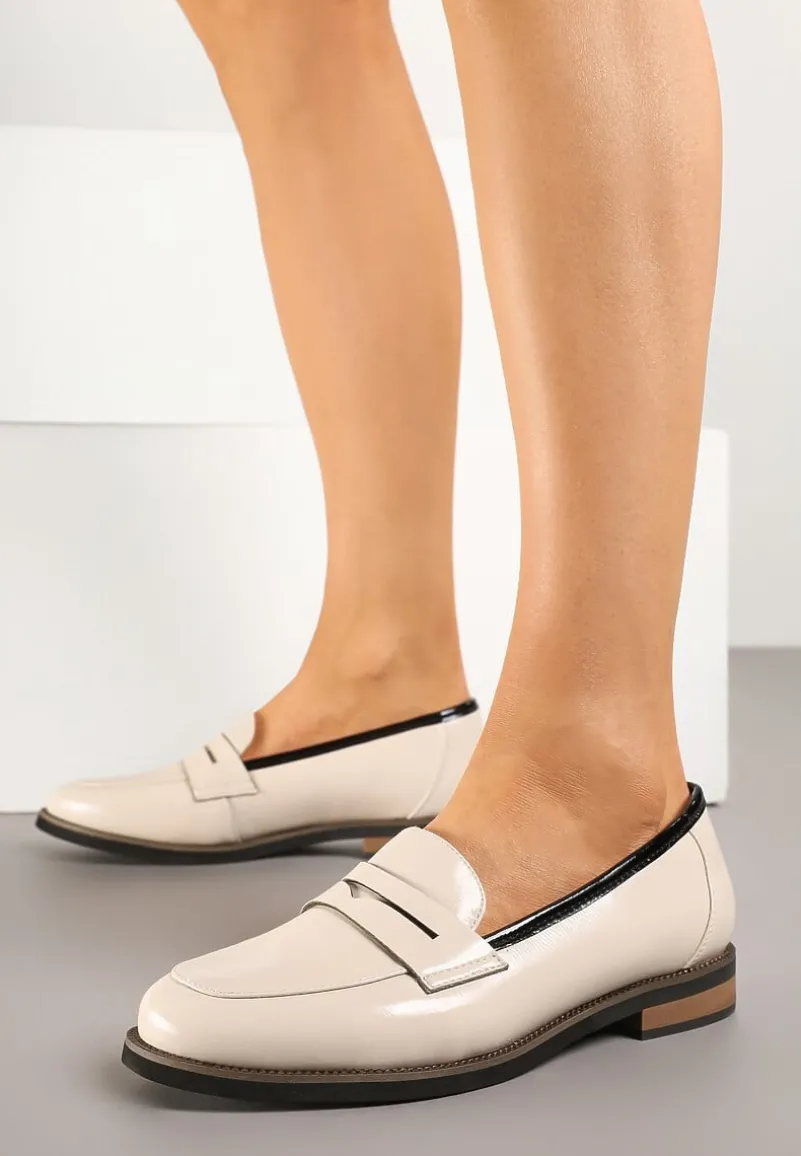 Beżowe Skórzane Mokasyny Lakierowane z Tłoczeniem Meradira