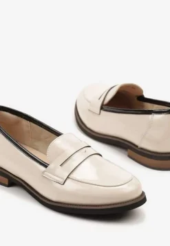 Beżowe Skórzane Mokasyny Lakierowane z Tłoczeniem Meradira