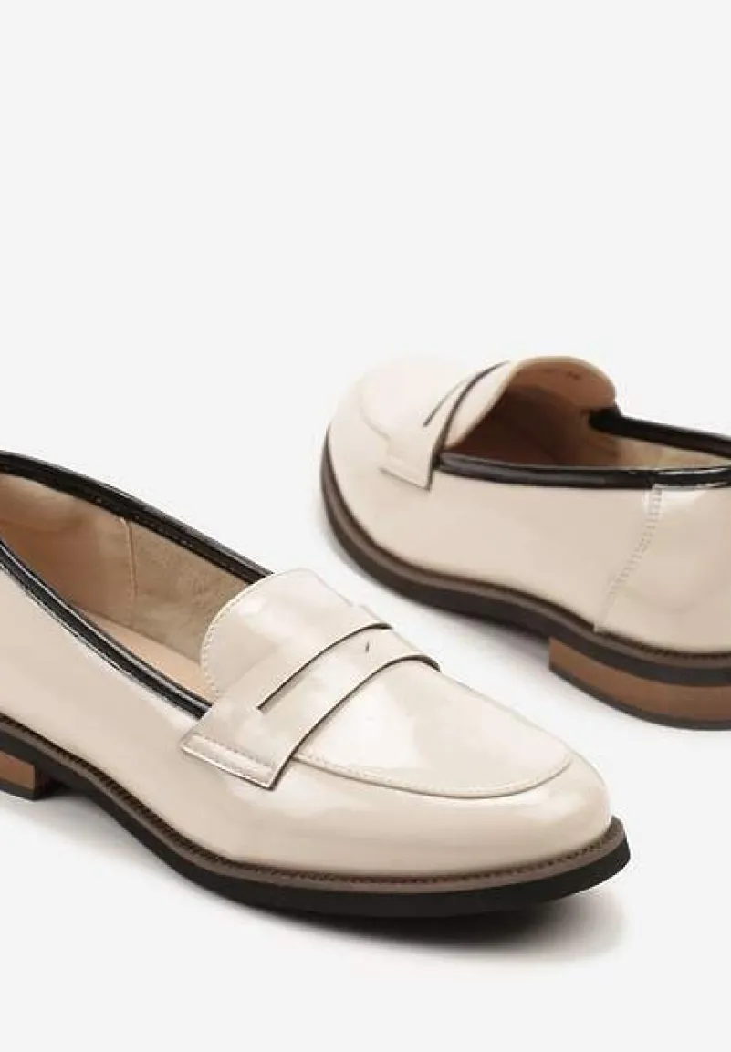 Beżowe Skórzane Mokasyny Lakierowane z Tłoczeniem Meradira