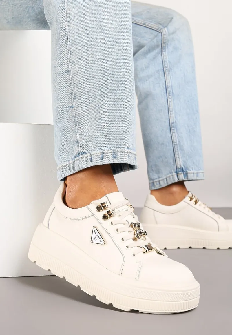 Beżowe Skórzane Sneakersy na Platformie Ozdobione Aplikacją Doliresa