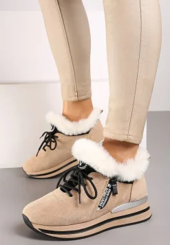 Beżowe Sneakersy na Płaskiej Podeszwie z Napisem i Futerkiem Taricea