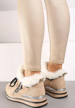 Beżowe Sneakersy na Płaskiej Podeszwie z Napisem i Futerkiem Taricea