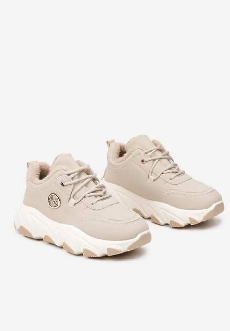 Beżowe Sneakersy na Platformie z Metaliczną Ozdobą i Geometrycznym Motywem Delasiel