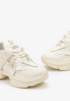 Beżowe Sneakersy Ozdobione Napisami na Wysokiej Podeszwie Uvanda