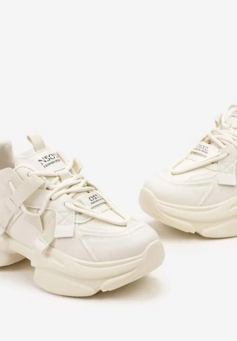 Beżowe Sneakersy Ozdobione Napisami na Wysokiej Podeszwie Uvanda