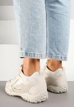 Beżowe Sneakersy Ozdobione Tłoczoną Cholewką Pillitha