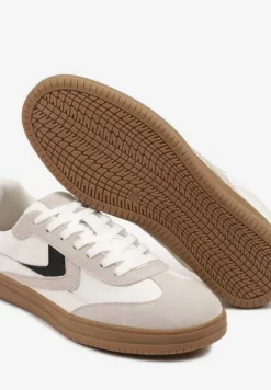 Beżowe Sneakersy Skórzane w Stylu Tenisówek z Geometrycznym Motywem Erisane