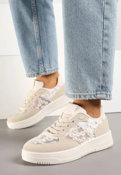 Beżowe Sneakersy z Haftem i Zdobieniami z Siateczki Lirivessa