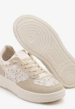 Beżowe Sneakersy z Haftem i Zdobieniami z Siateczki Lirivessa