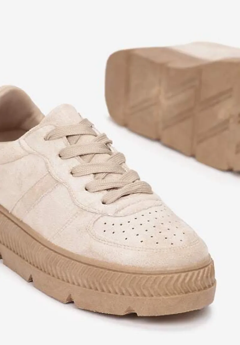Beżowe Sneakersy z Perforacją na Żłobionej Podeszwie Riparian Rights