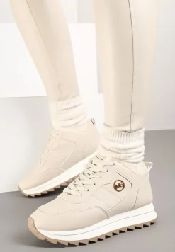 Beżowe Sneakersy Zdobione Metalową Aplikacją Ocieplane Futerkiem Fintoria