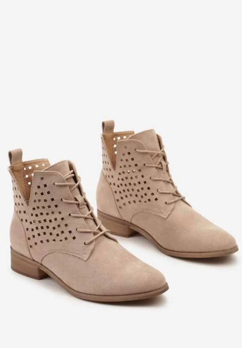 Beżowe Sznurowane Botki ze Skórzaną Wkładką Ażurową Cholewką za Kostkę i Wycięciem Tlixa